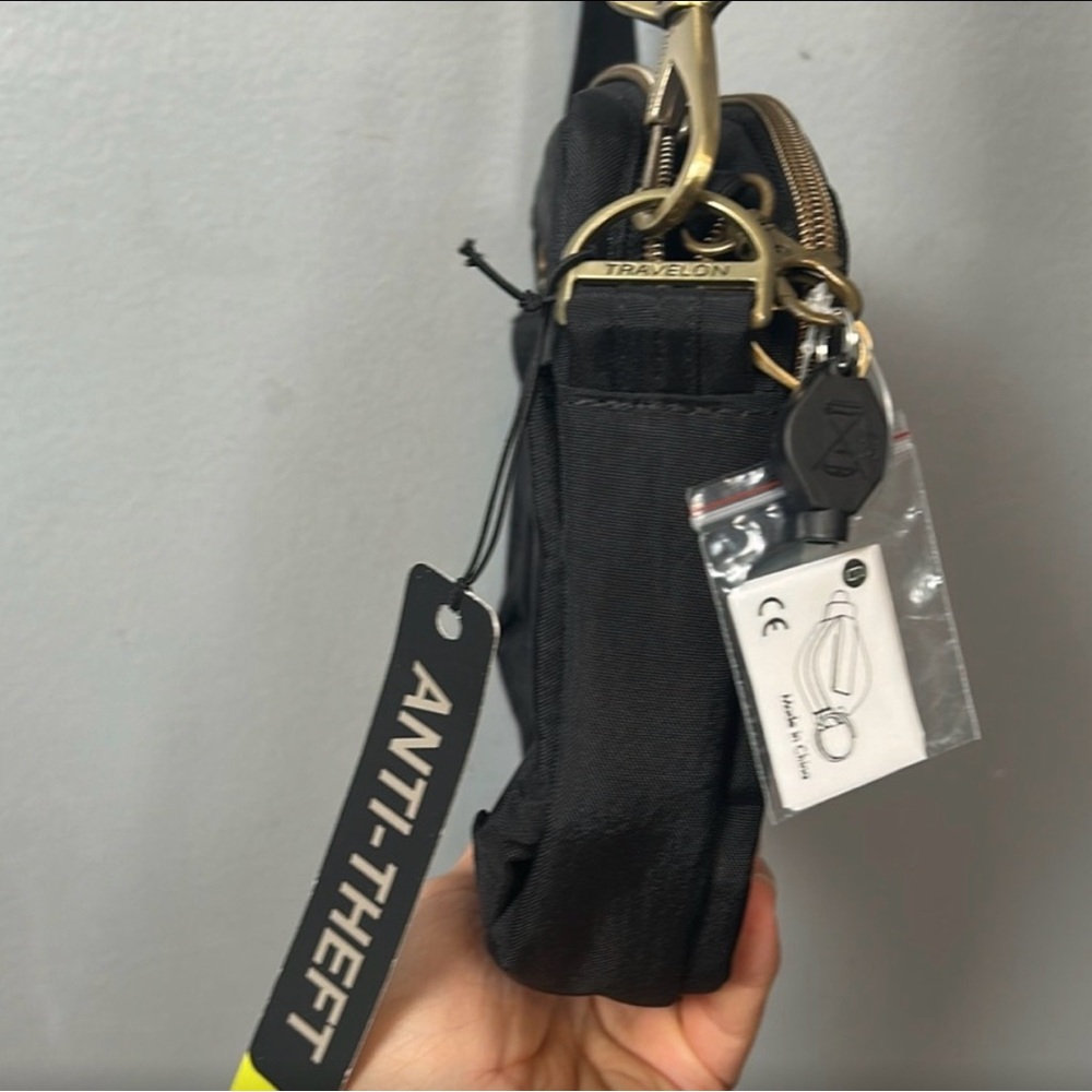 Travelon Black Crossbody Anti-Theft Nylon Bag - Picture 3 of 10